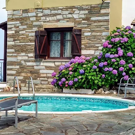 Βίλα Tessera With A Private Pool